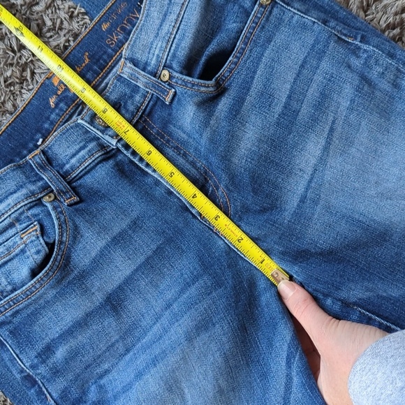 7 For All Mankind The Ankle Skinny Distressed Hem Denim Jean Size 26 - Picture 4 of 8